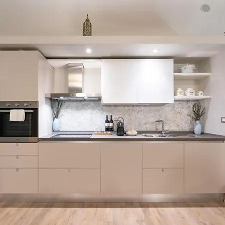 Via Santa Reparata, 1 - 2nd Floor - Stunning And Spacious 10 Min To Historic Center