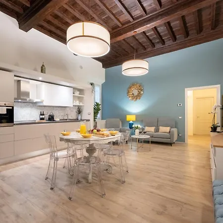Via Santa Reparata, 1 - 2nd Floor - Stunning And Spacious 10 Min To Historic Center Apartment